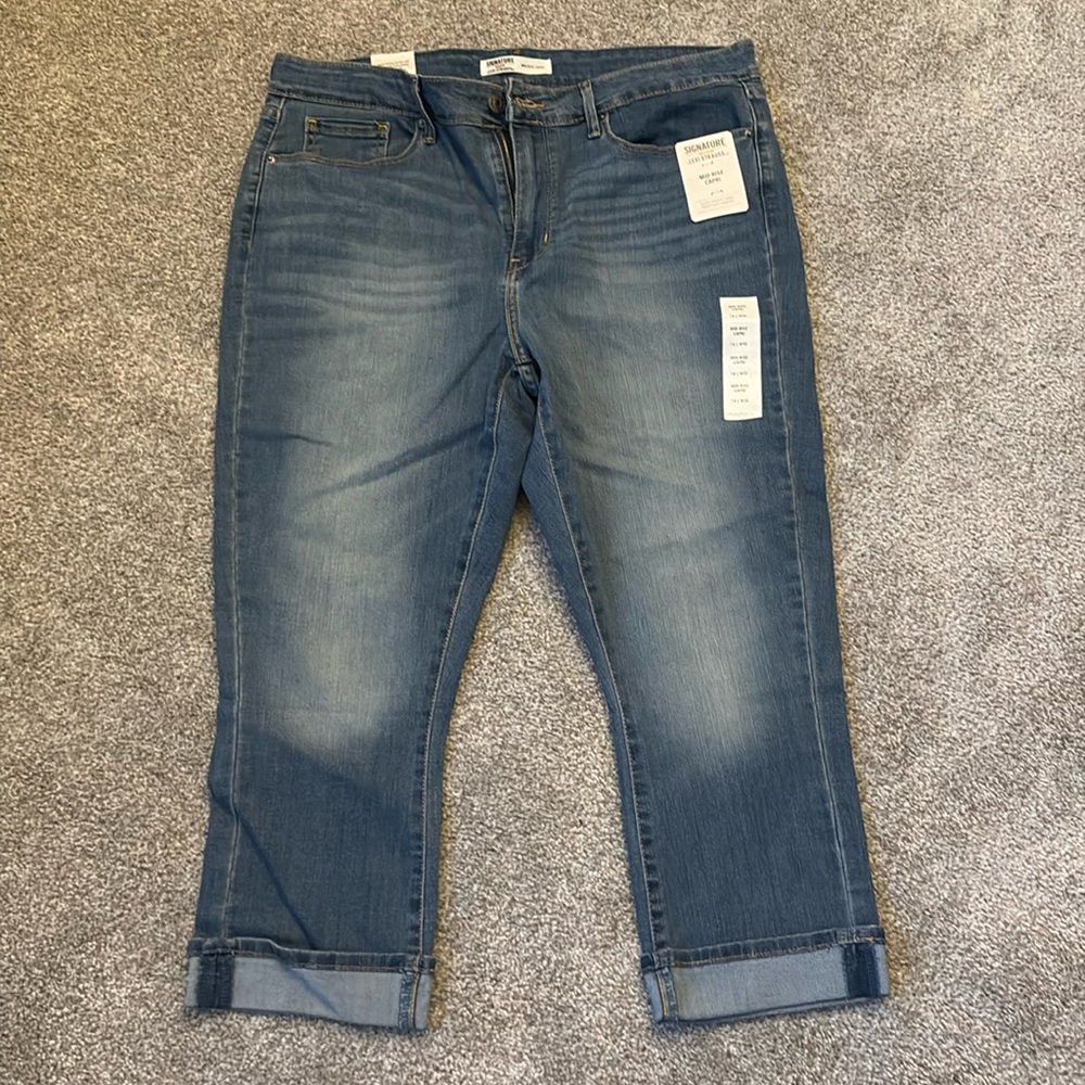 Women’s Size 14 Levi Strauss Signature capri